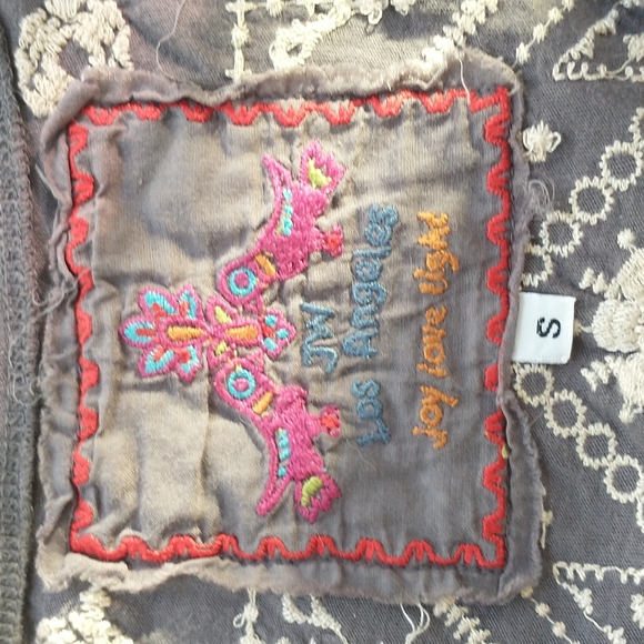 Johnny Was Embroidered Tee. - Picture 7 of 8